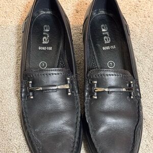 Ara Women's Black Leather Loafers